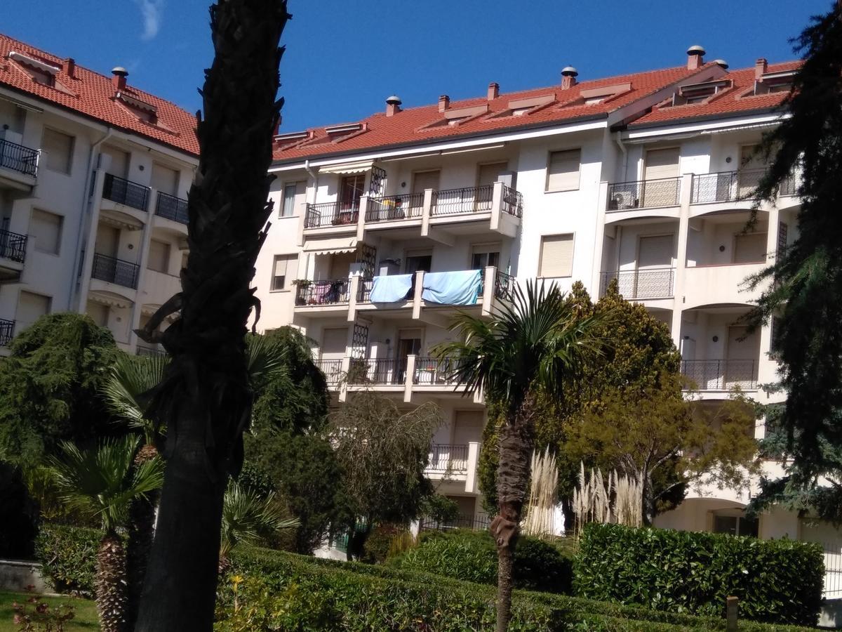 Condominio Ariazzurra S. Bart. San Bartolomeo Al Mare Luaran gambar