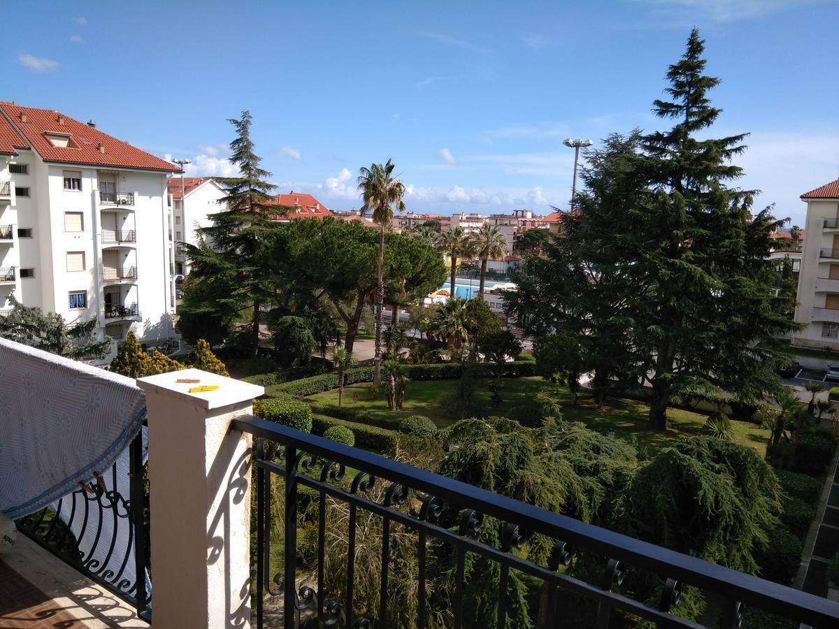 Condominio Ariazzurra S. Bart. San Bartolomeo Al Mare Luaran gambar